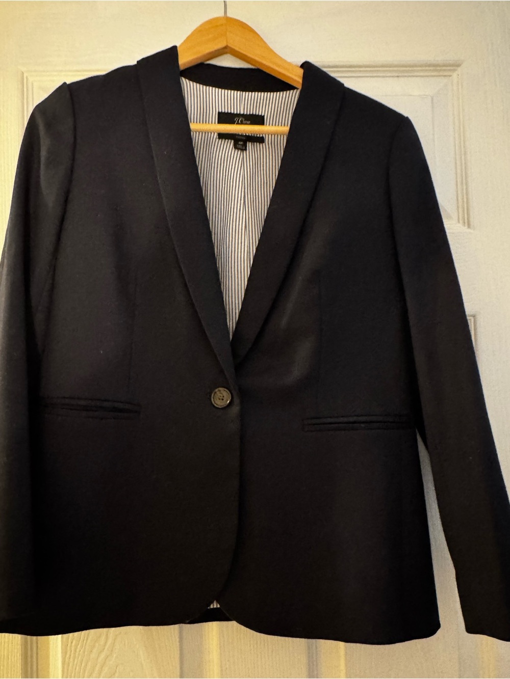 J. Crew Parke Blazer 4P Navy Wool striped lining. Excellent Used Condition
